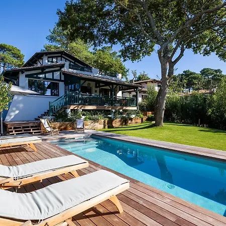Couette-café Chistera 4*